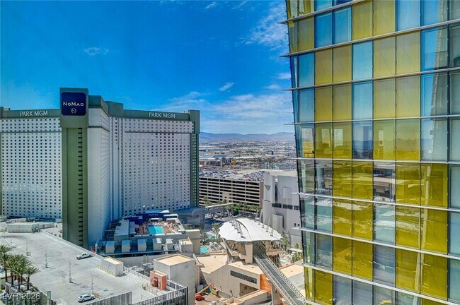 Building Photo - 3722 S Las Vegas Blvd