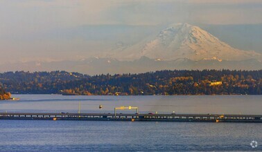 Building Photo - Laurelhurst View Home