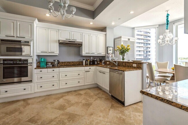 Building Photo - 4600 N Ocean Dr