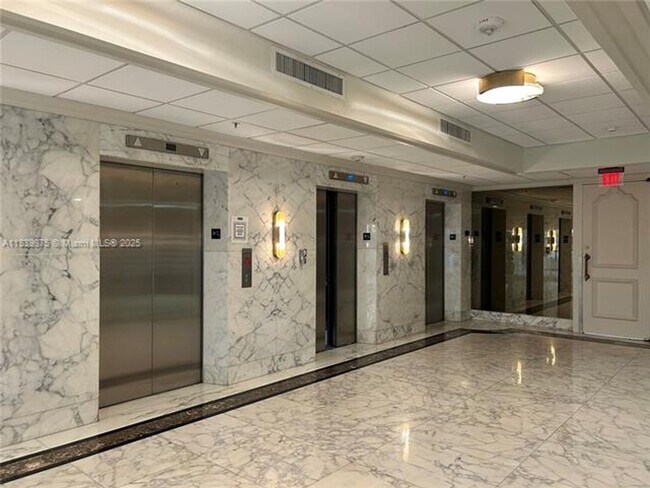 Building Photo - 5600 Collins Ave