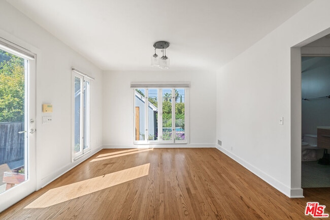 Building Photo - 949 S Muirfield Rd