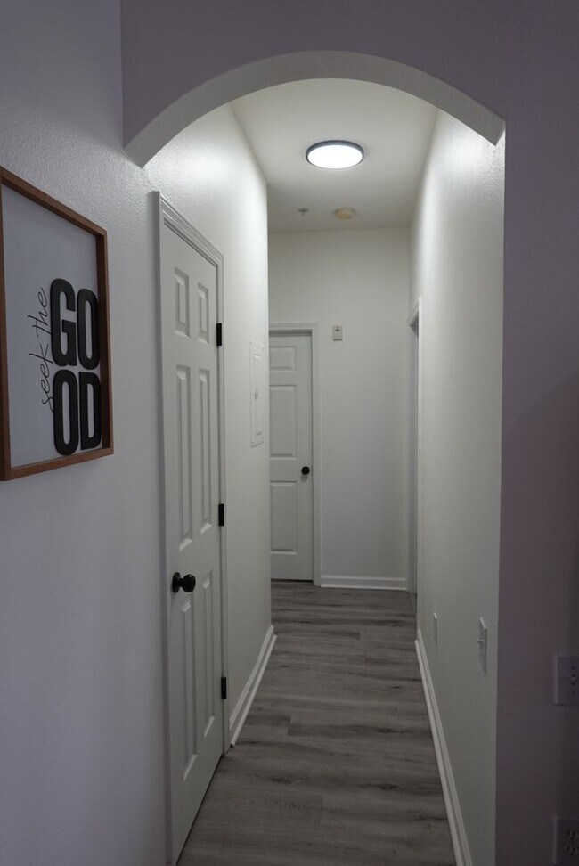 Building Photo - Stone Bridge