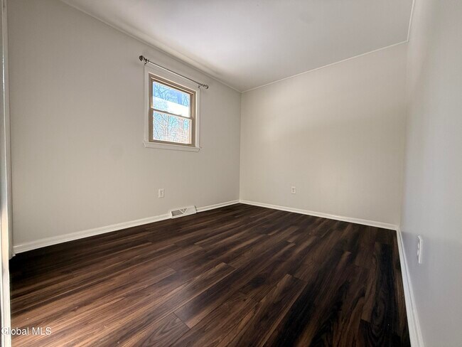 Building Photo - 292 Washington St