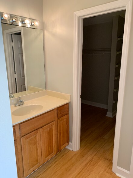 Building Photo - 4504 Kim St