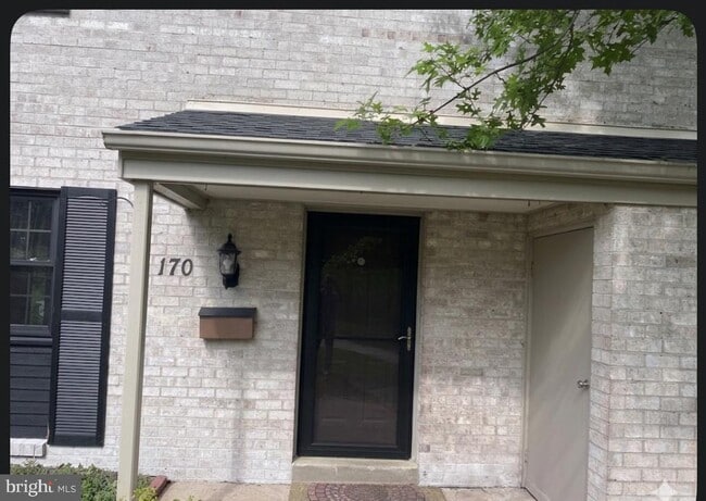 Building Photo - 170 Providence Forge Rd