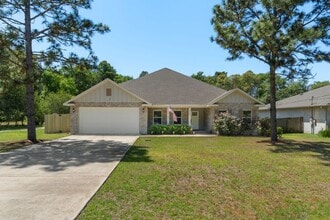 Building Photo - 48 Longwood Dr