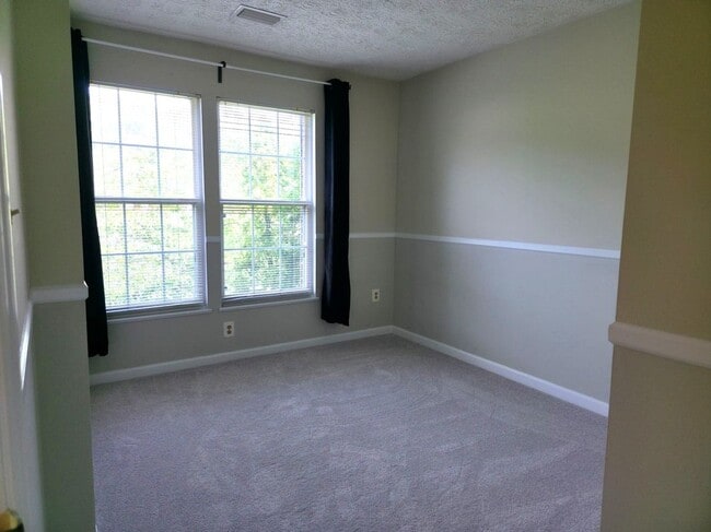 Building Photo - 705 Pine Drift Dr