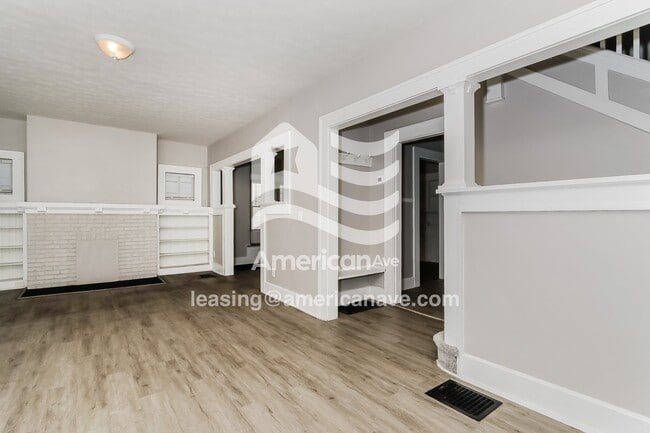 Building Photo - 1015 W 32nd St