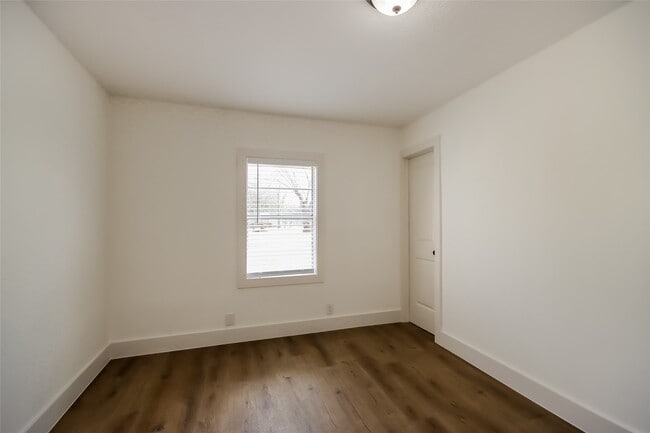 Building Photo - 16606 W Crosby St