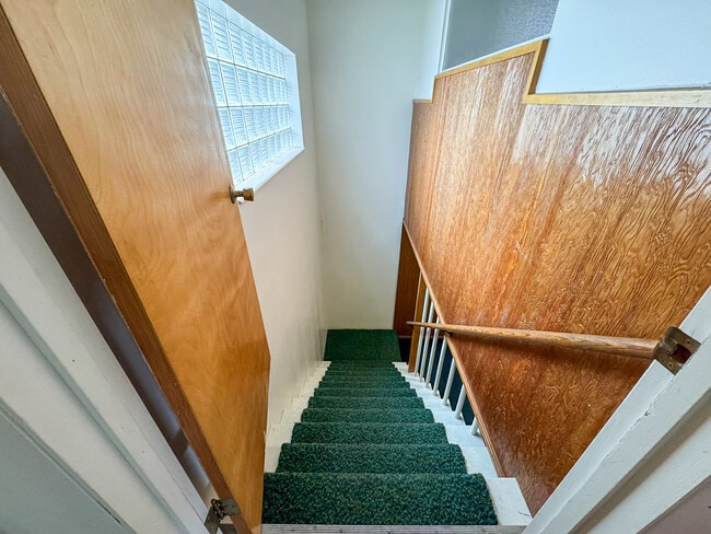 Building Photo - 845 E 820 N