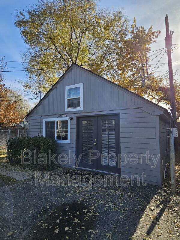 Primary Photo - 3009 W Overland Rd