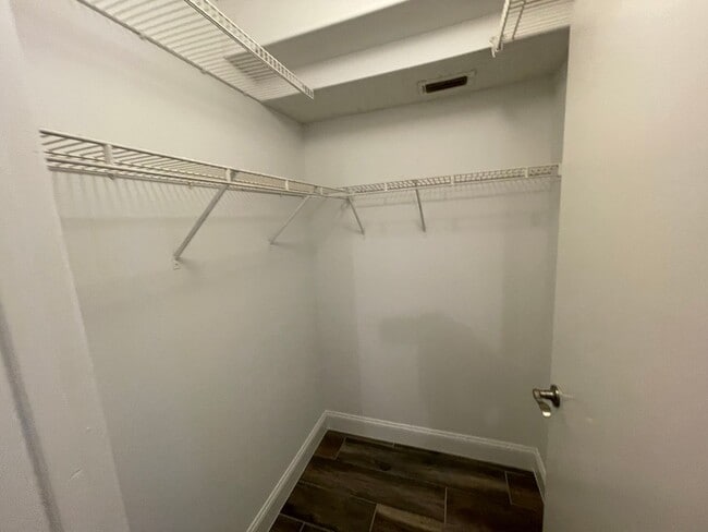 Building Photo - ANNUAL RENTAL - OASIS- 2 BED/2BATH