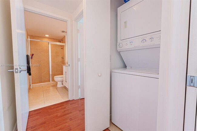 Building Photo - 335 S Biscayne Blvd