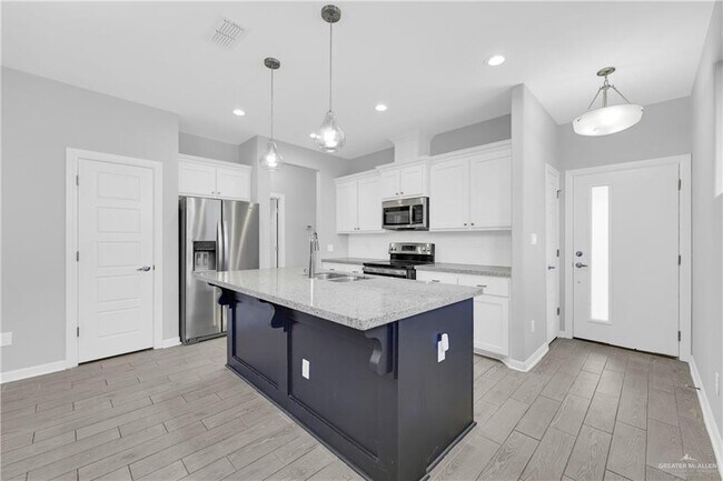 Building Photo - 22 South Dr