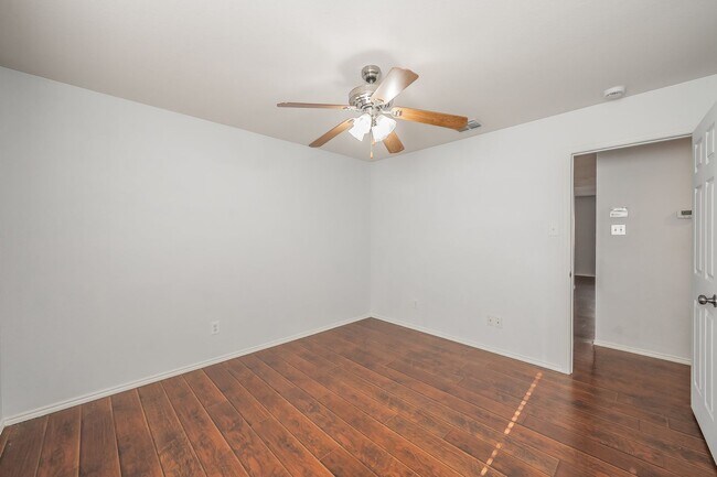 Building Photo - Updated and super clean single story 3 bed...