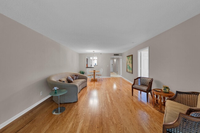 Building Photo - 14623 Bonaire Blvd