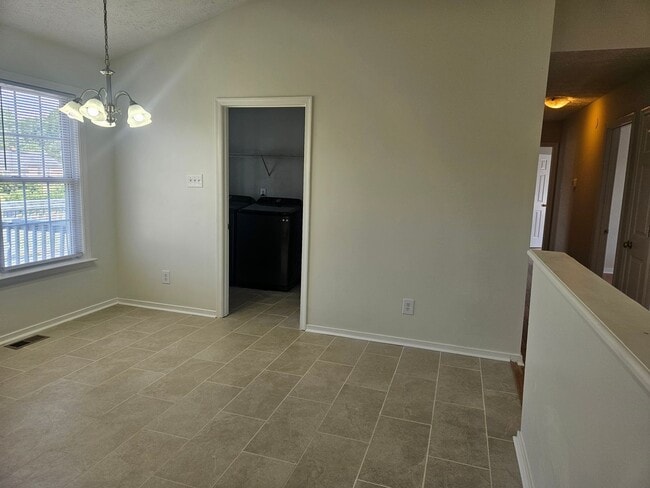 Building Photo - 2524 National St