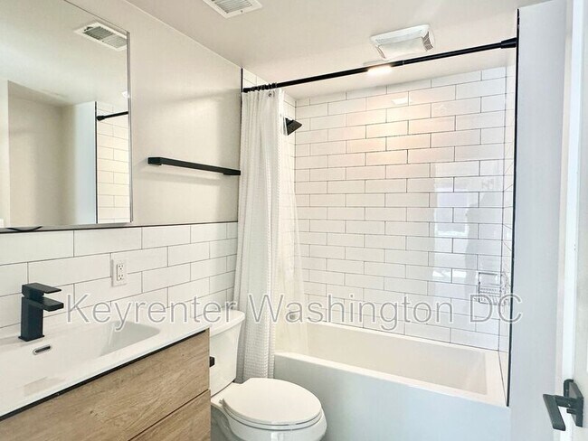 Building Photo - 1532 North Capitol St NW