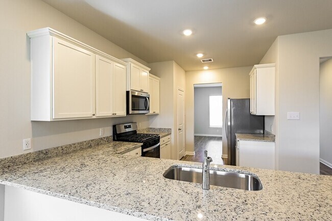 Building Photo - 420 Mustang Trot Dr