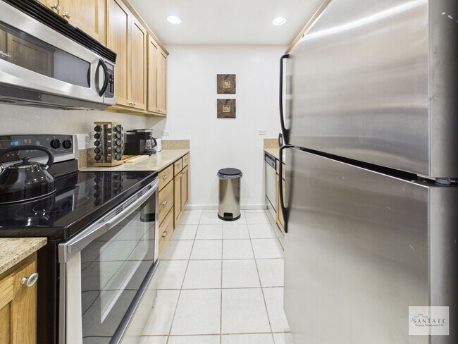Building Photo - Fully Furnished Condo Available Now!