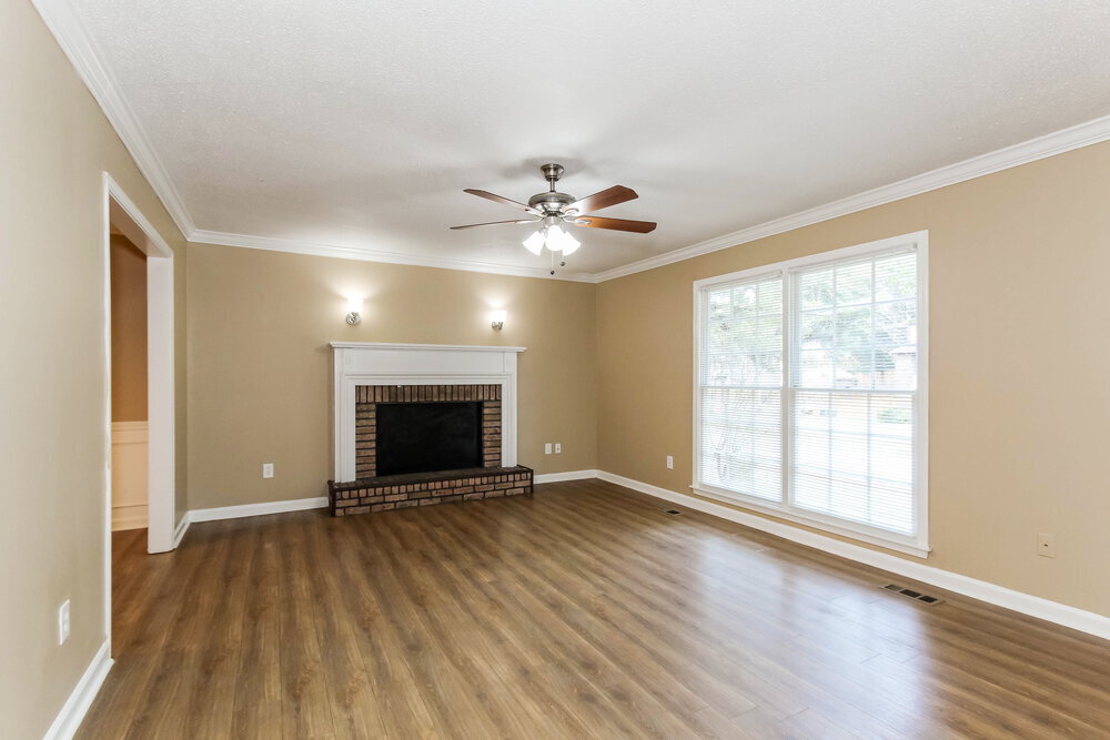 Building Photo - 1233 Willow Creek Pl