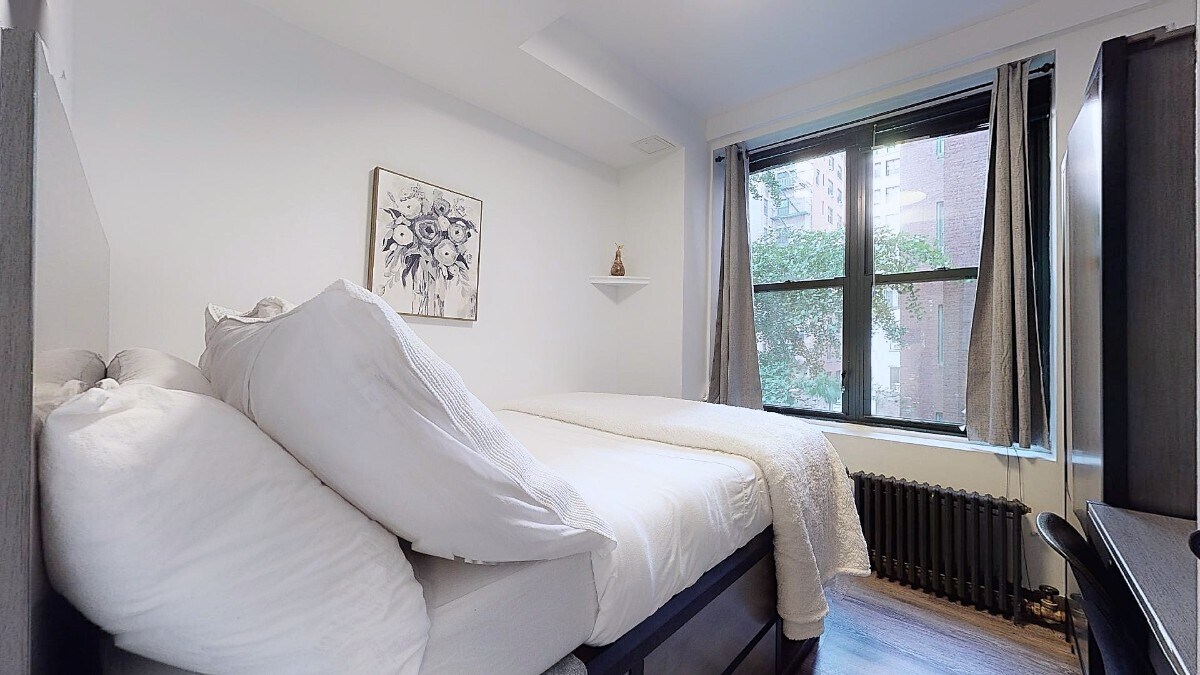 Building Photo - Short term Furnished Rental in Doorman Building
