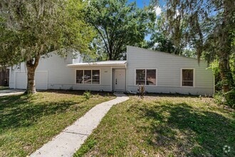 Building Photo - Beautifully Renovated 3 Bed 2 Bath Home in...