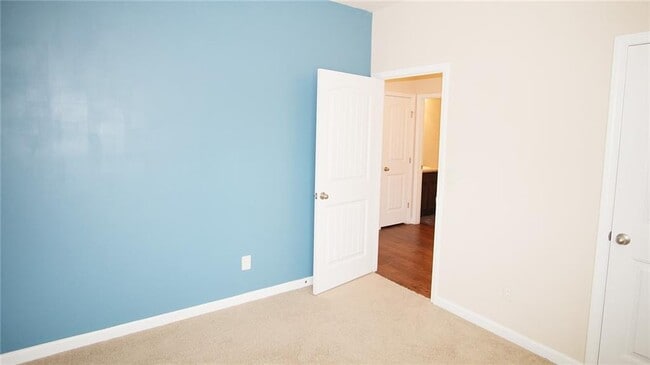 Building Photo - 813 Blue Hill Ln