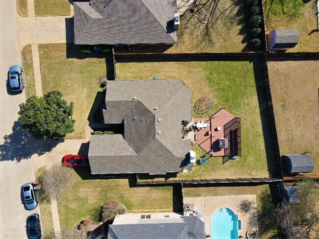 Building Photo - 5213 Valleydale Dr