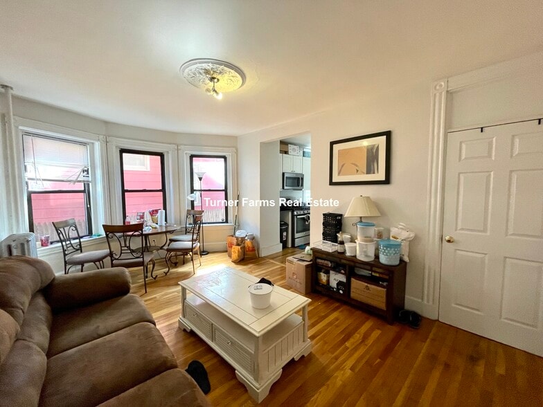 Building Photo - 40 Cedar St