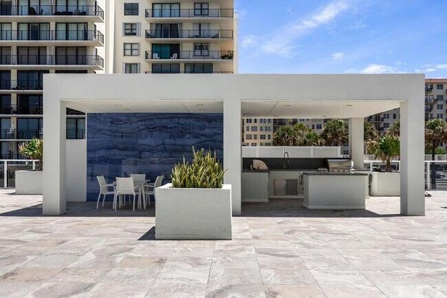 Building Photo - 3450 S Ocean Blvd