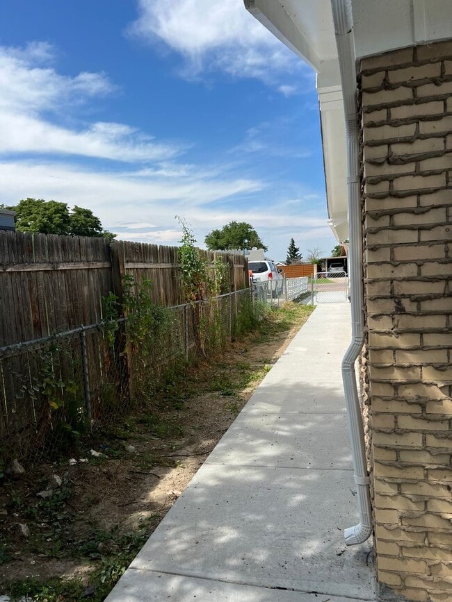 Building Photo - Rent-to-Own Ranch-Style Home in Henderson,...