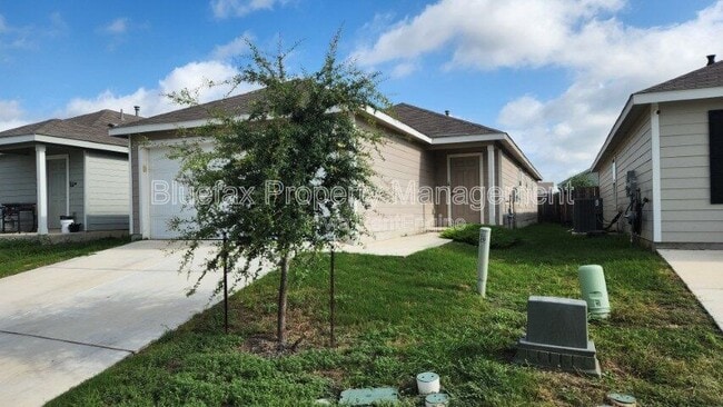 Building Photo - 13869 Llama Pl
