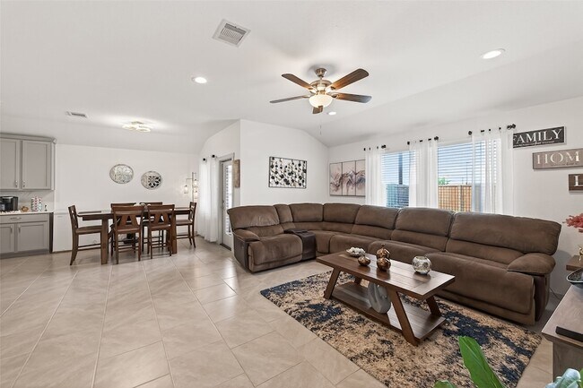 Building Photo - 29422 Paytons Park Ct