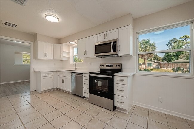 Building Photo - 23130 Bayleaf Dr