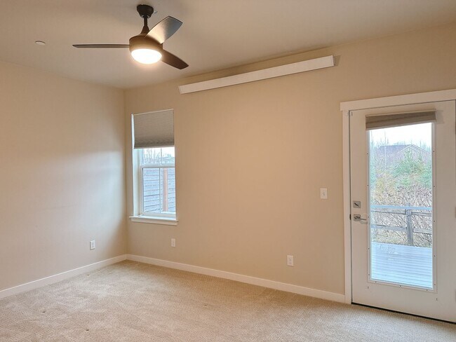 Building Photo - Lease Takeover on a 3bdrm/2.5 bath cottage...