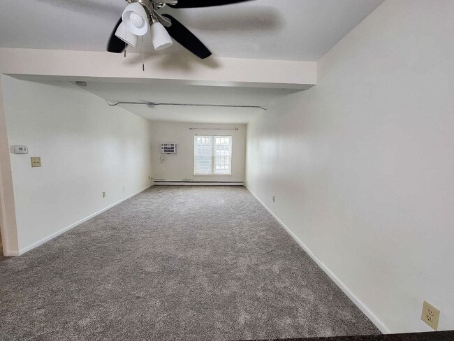 Building Photo - Updated 1 Bedroom Condo in Brown Deer