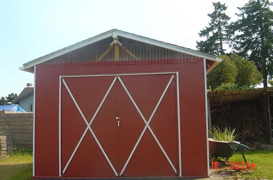 Building Photo - 722 2nd St