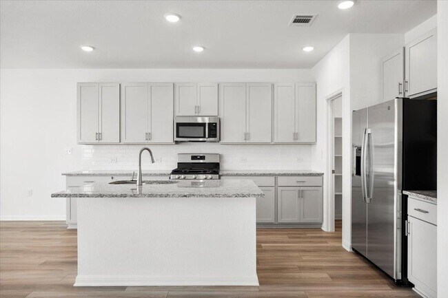 Building Photo - 1409 Alana Fls Ave