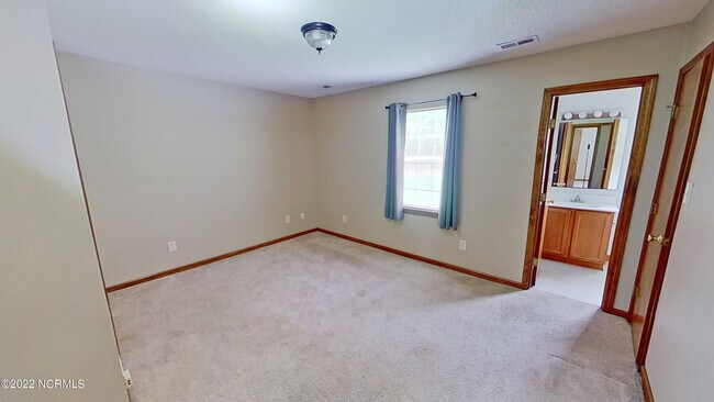Building Photo - 1043 Shirley Dr
