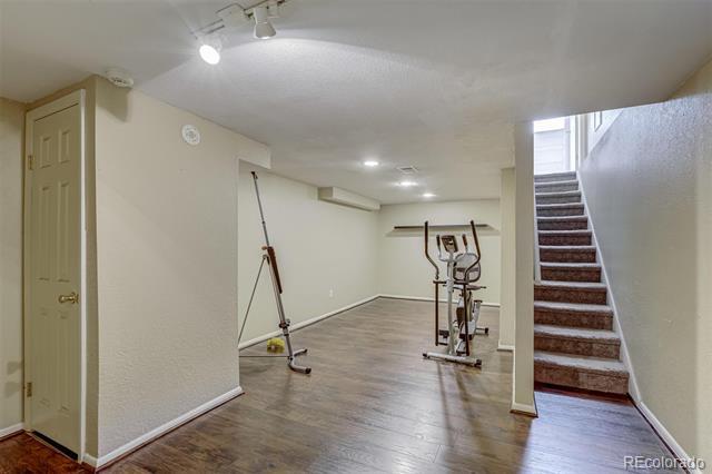 Building Photo - 3124 S Vine Ct