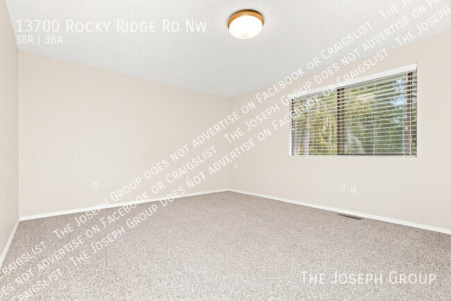 Building Photo - 13700 Rocky Ridge Rd NW