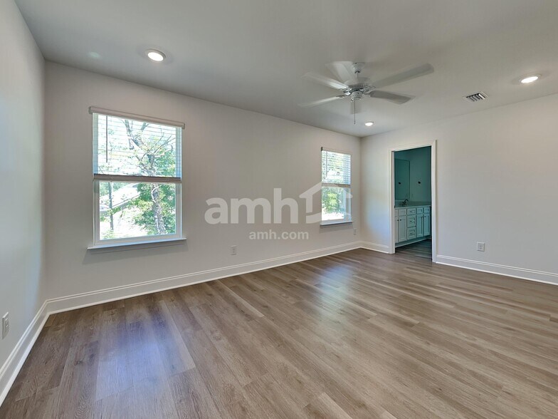 Building Photo - 102 Bellows Bnd