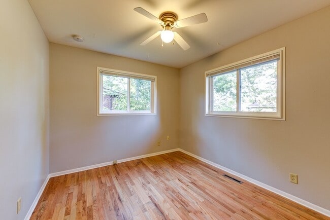 Building Photo - Beautiful and LARGE 4 bed 3 bath Home in Desirable Table Mesa Neighborhood with Full Basement.