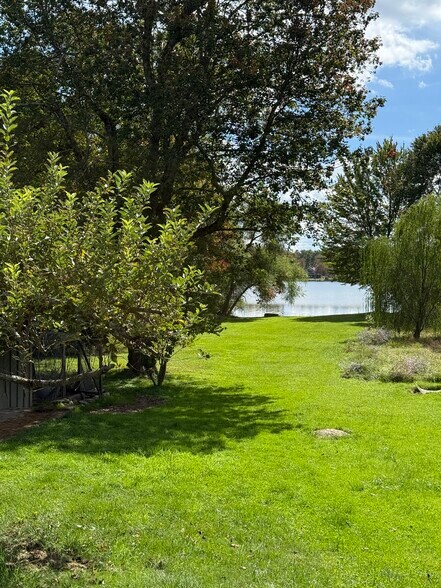 Primary Photo - 40 W Quasset Rd