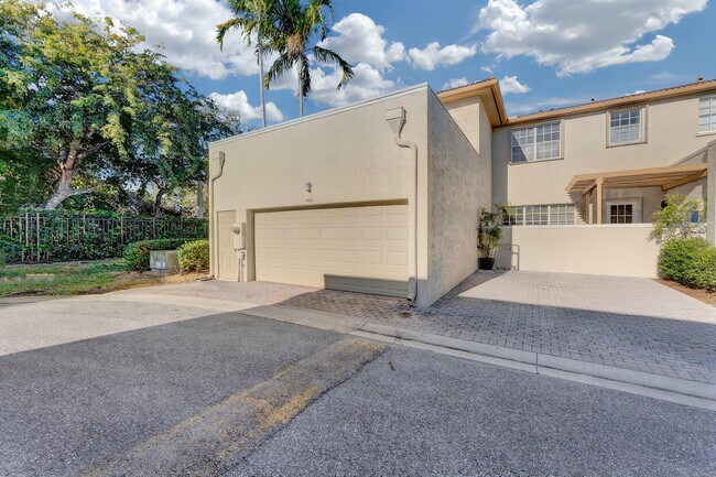 Building Photo - 406 NW 25th Ave