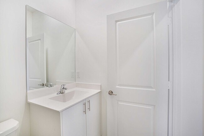 Building Photo - Brand new Townhome 3/2.5  Maximum 2 Cars