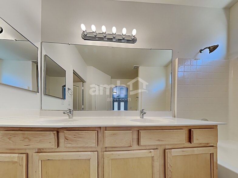 Building Photo - 21948 E Camina Plata