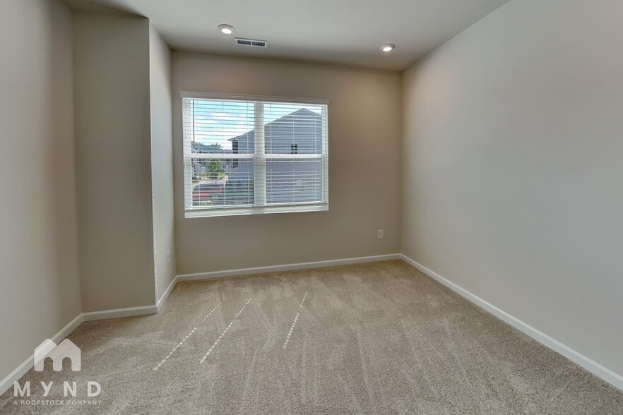 Building Photo - 6005 Longar Ln