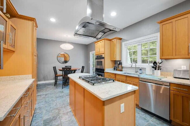 Building Photo - 4 Bedroom Home on 3.65 Acres in Moseley – Available September 22nd – $3,500/mo